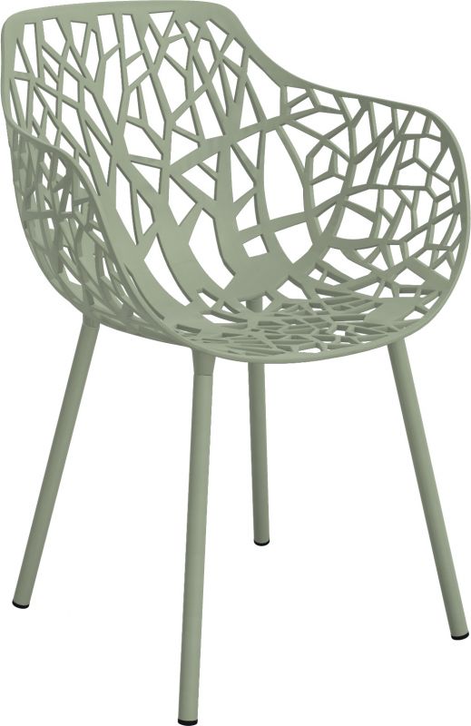 Forest Outdoor Sessel in Grün: Moderner Gartenstuhl mit filigranem Design und vier Beinen.